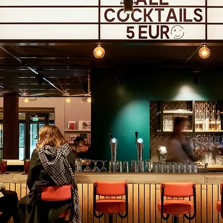The Social Hub 3*